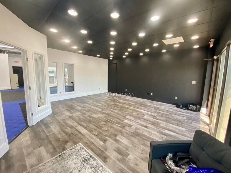 More Photos Of 102 Hilltop Dr, Pelham Medical For Lease