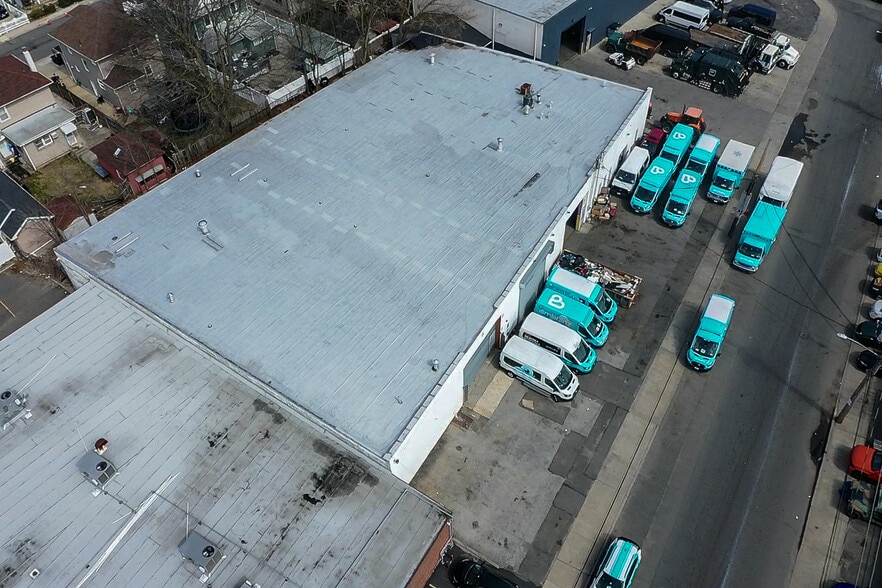 More Photos Of 444 Bayview Ave, Inwood Warehouse For Sale