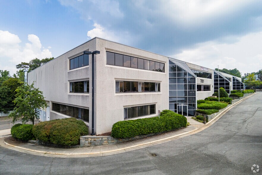 Primary Photo Of 7951 Angleton Ct, Lorton Warehouse For Sale