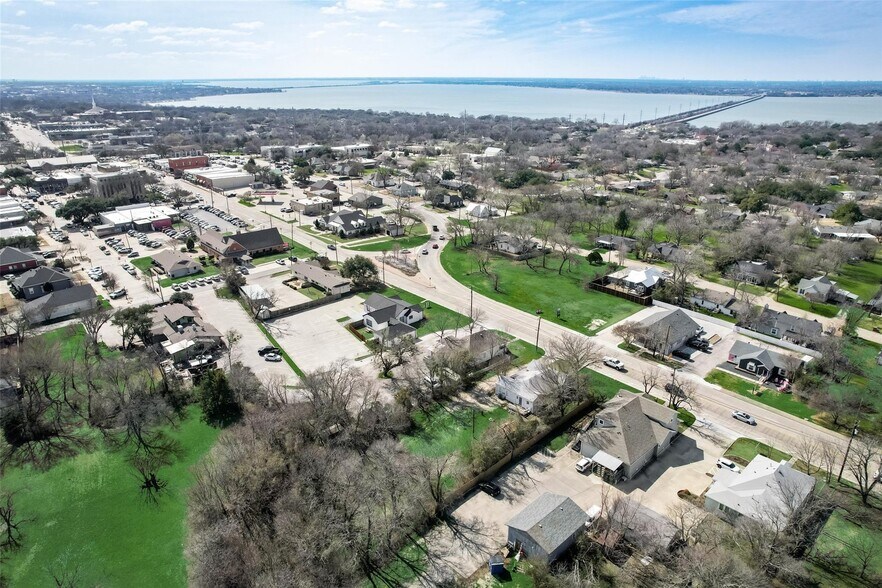 More Photos Of 504 N Goliad St, Rockwall General Retail For Sale