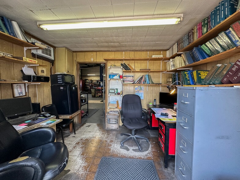 More Photos Of 2609 10th St, Wichita Falls Light Manufacturing For Sale