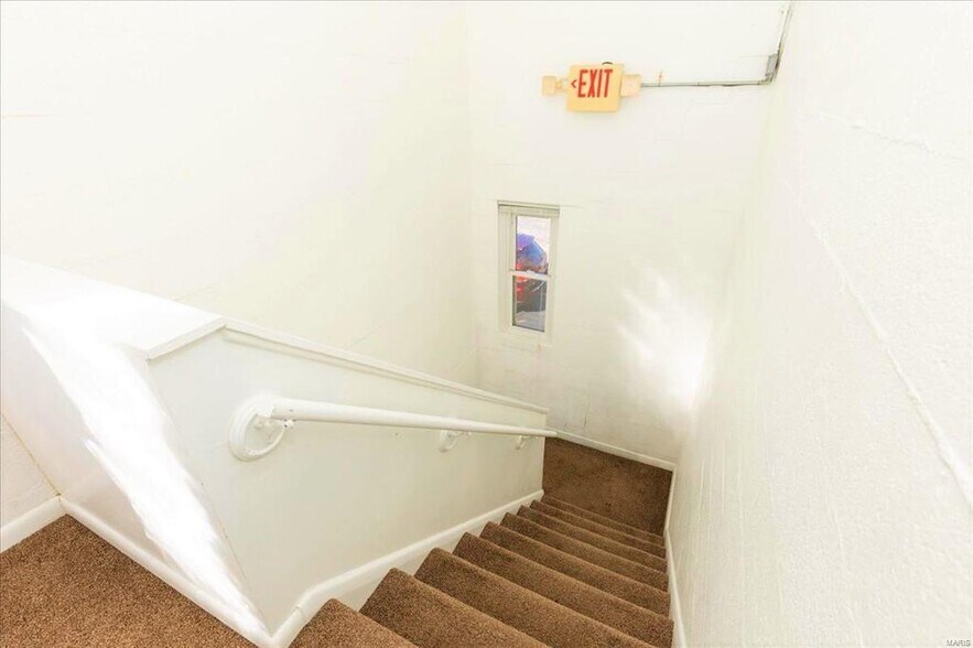 More Photos Of 9979 Watson Rd, Saint Louis Storefront Retail Office For Sale