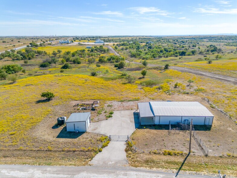 More Photos Of 13300 Cleburne Hwy, Cresson Industrial For Sale