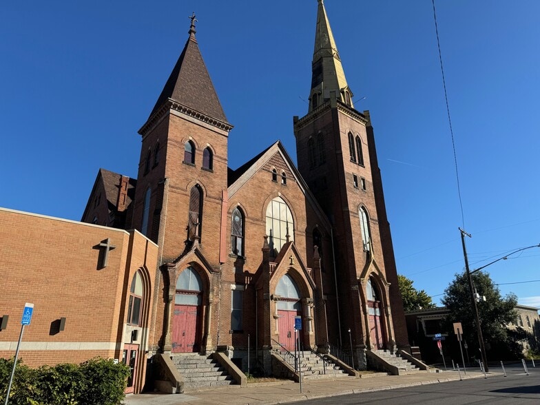 More Photos Of 697 13th Ave NE, Minneapolis Religious Facility For Sale