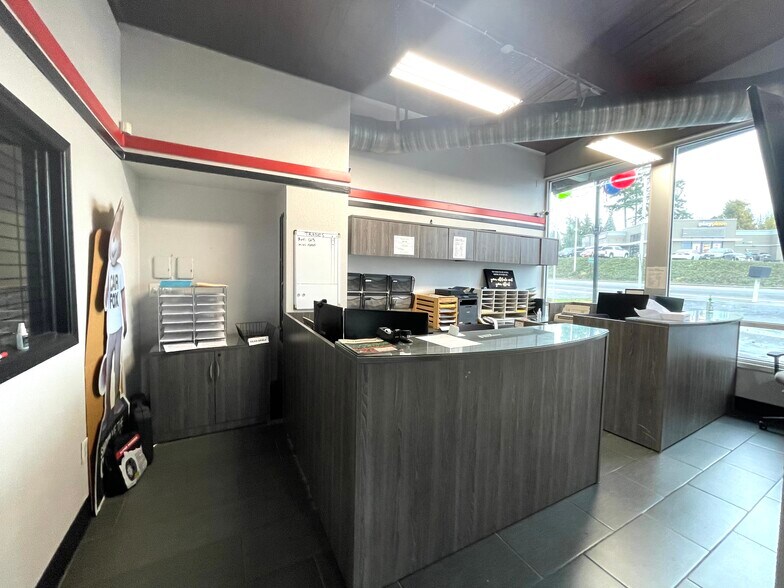 More Photos Of 16001 SE Mcloughlin Blvd, Milwaukie Auto Repair For Lease