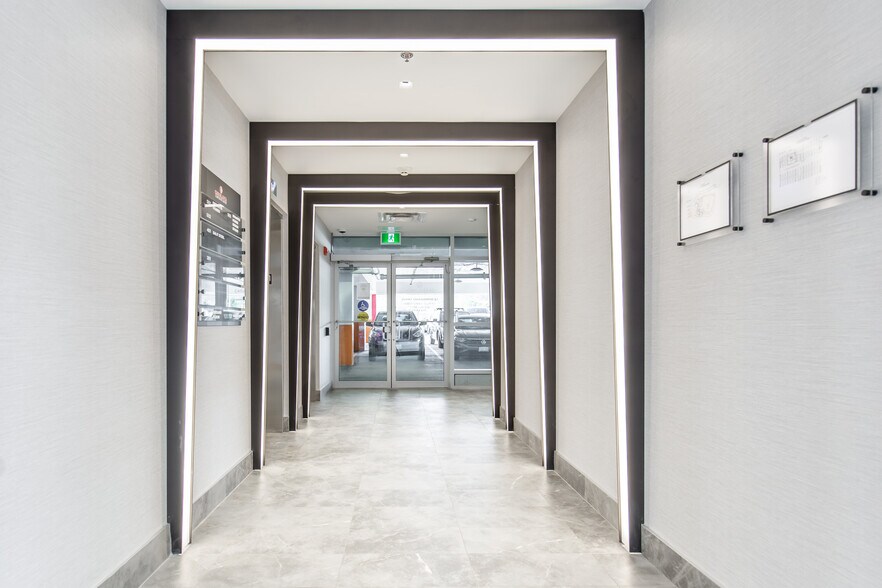 More Photos Of 13 Windward Dr, Grimsby Medical For Lease