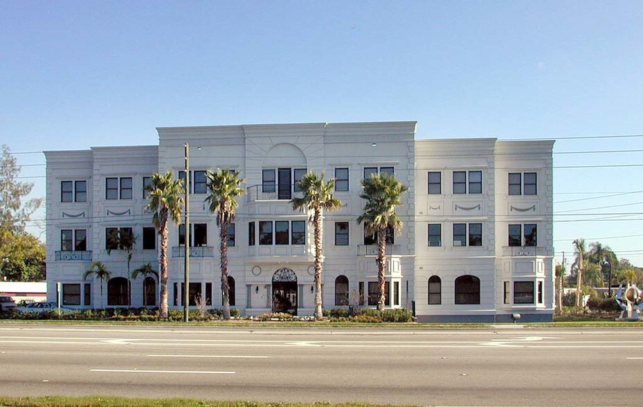 More Photos Of 15500 Roosevelt Blvd, Clearwater Office For Lease