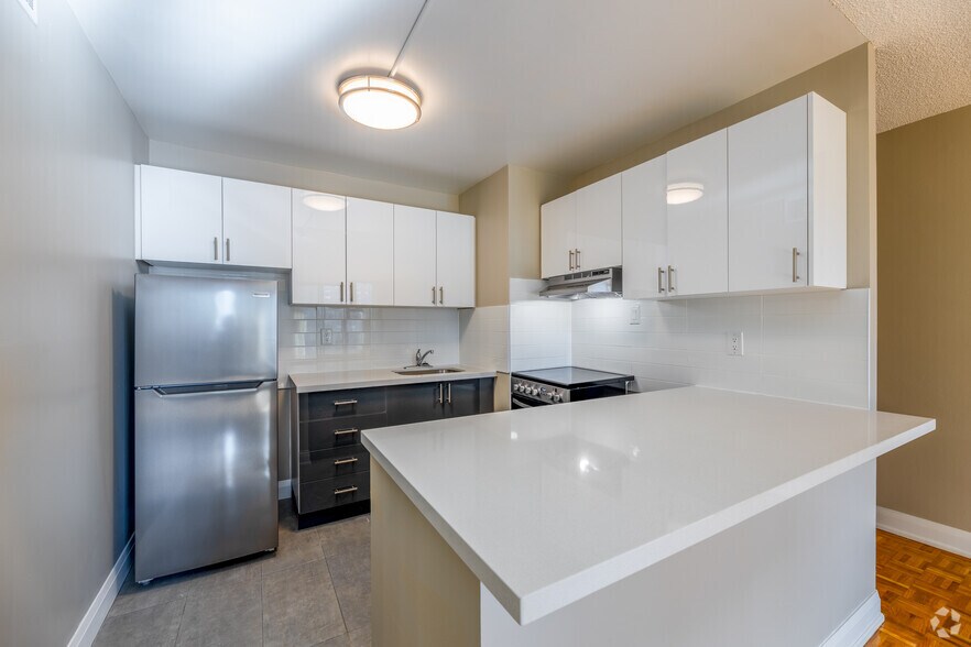 More Photos Of 20 Carlton Street, 25 Wood St, Toronto Apartments For Lease