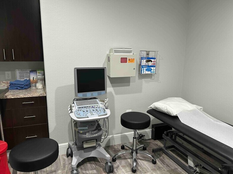 More Photos Of 7148 Trail Lake Dr, Fort Worth Medical For Sale