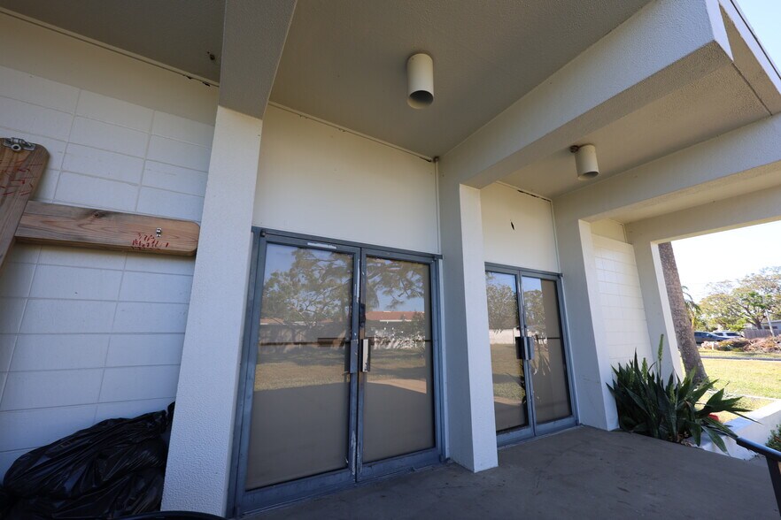 More Photos Of 3005 S Tuttle Ave, Sarasota Religious Facility For Sale