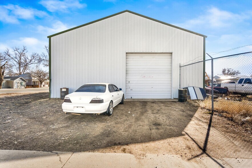 More Photos Of 106 W 4th St, Severance Warehouse For Sale