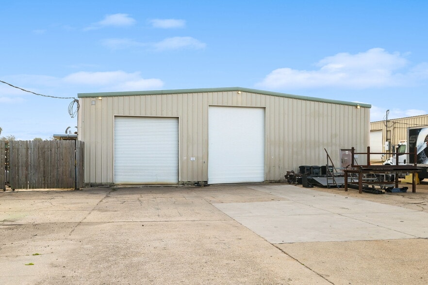 More Photos Of 4632 Pontchartrain Dr, Slidell Flex For Sale