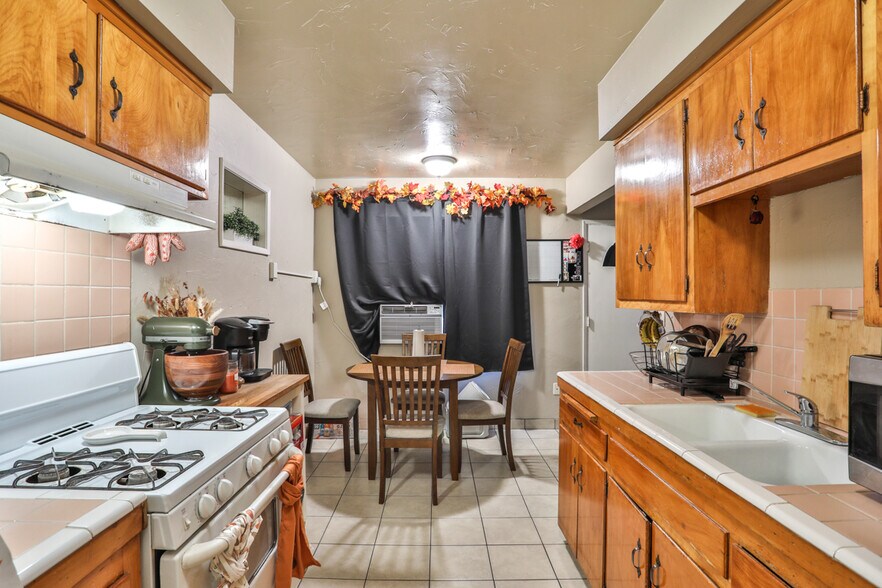 More Photos Of 310 W Mountain View Ave, Glendora Apartments For Sale