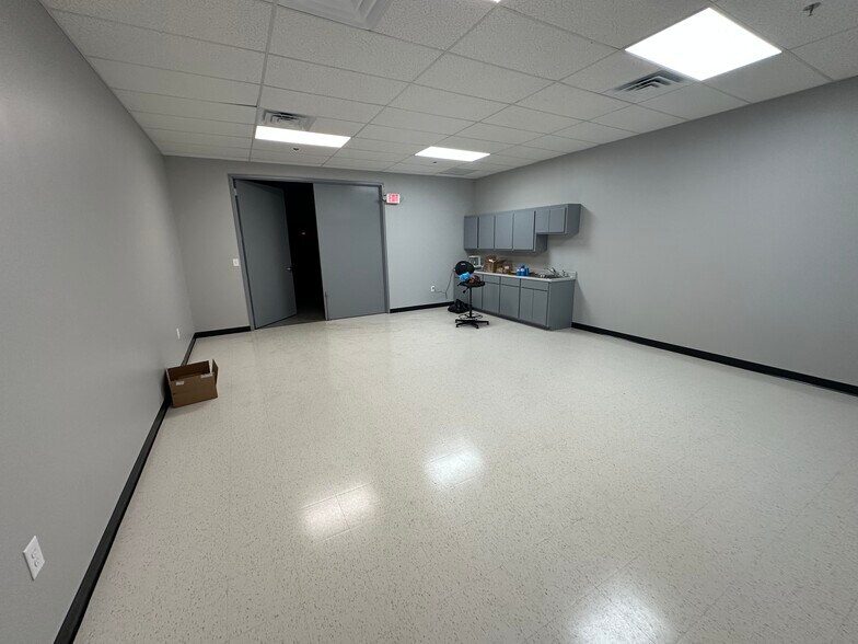 More Photos Of 140 Corporate Dr, Spartanburg Research And Development For Lease