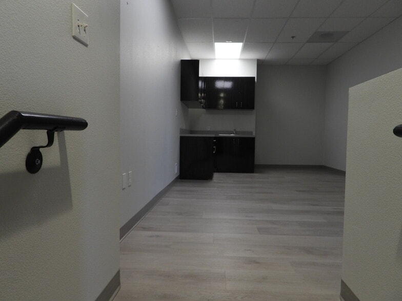 More Photos Of 5470 Stephanie St, Las Vegas Warehouse For Lease