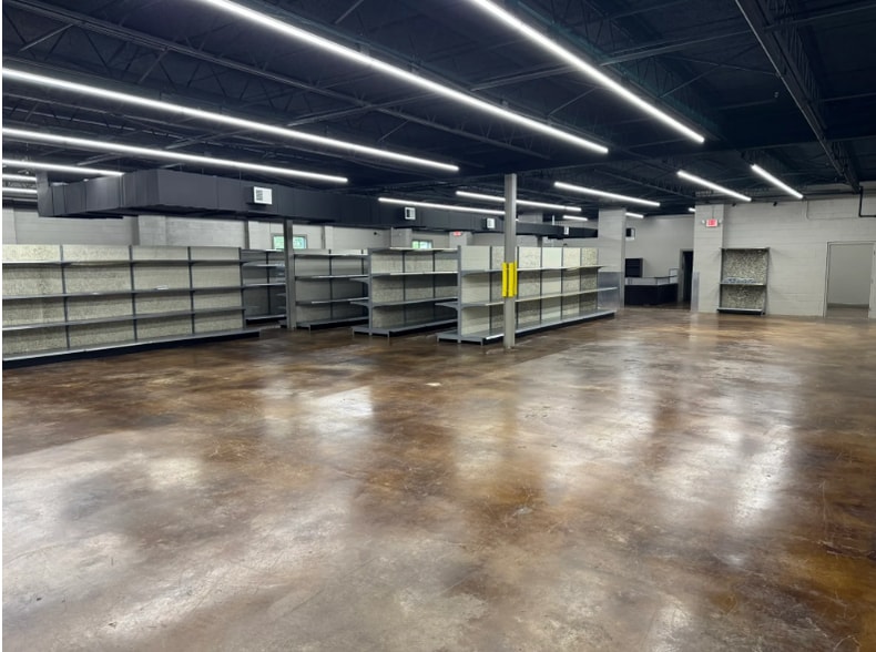 More Photos Of 215-219 Lovvorn Rd, Carrollton Warehouse For Lease