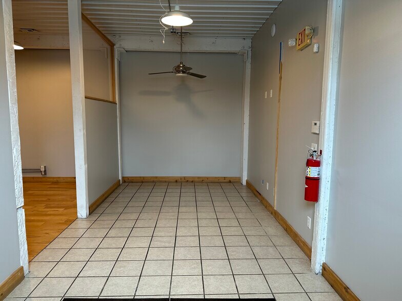 More Photos Of 9130 Otis Ave, Indianapolis Flex For Lease