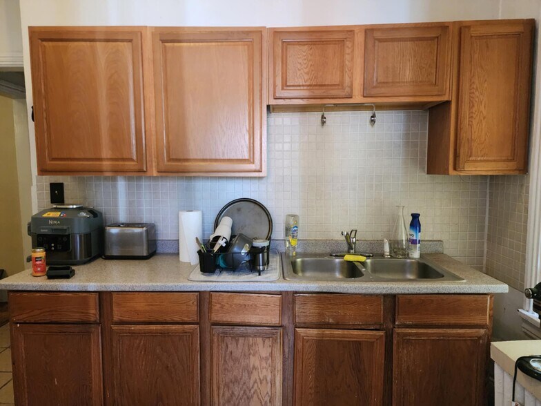 More Photos Of 87 E Broad St, Bethlehem Office For Sale