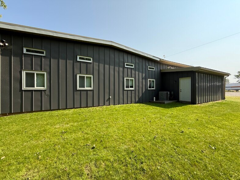 More Photos Of 805 Atlantic Ave, Franklin Light Manufacturing For Sale