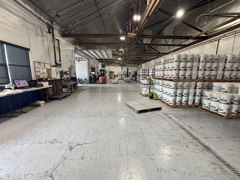 More Photos Of 1891 16th St SE, Salem Warehouse For Sale