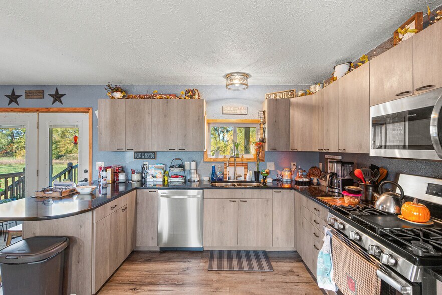 More Photos Of N4183 4th Ave, Hancock Bar For Sale