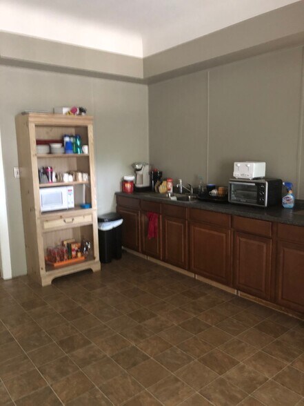 More Photos Of 111 Cass Ave, Mount Clemens Office For Sale