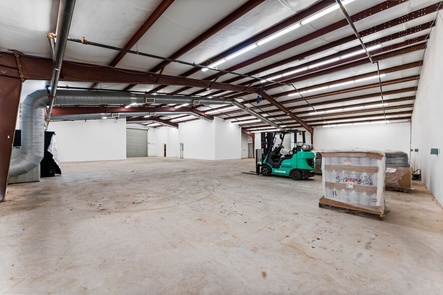 More Photos Of 28925 Nichols Sawmill Rd, Magnolia Warehouse For Sale