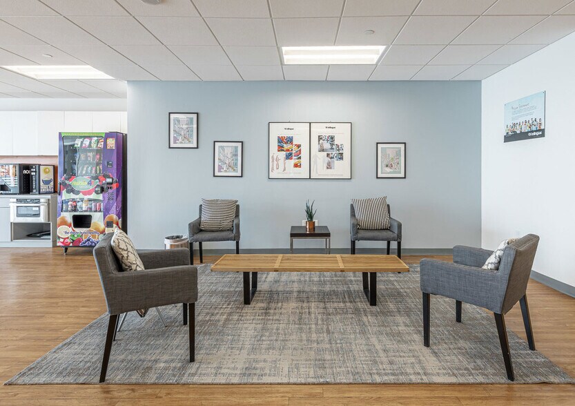 More Photos Of 80 SW 8th St, Miami Office For Lease