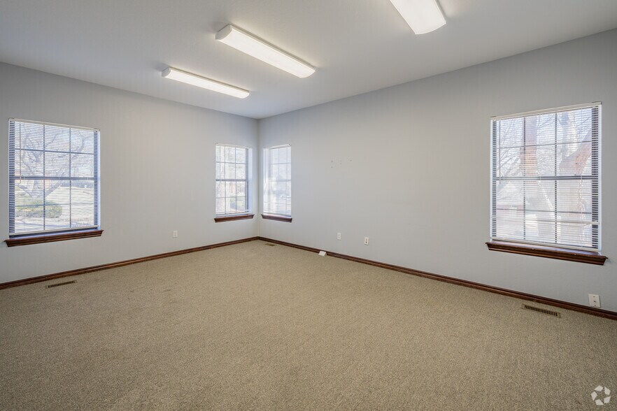 More Photos Of 1900 E 15th St, Edmond Office For Lease