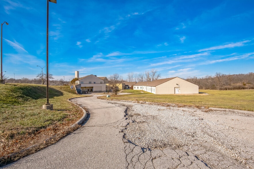 More Photos Of 5121 Raytown Rd, Kansas City Hospital For Sale