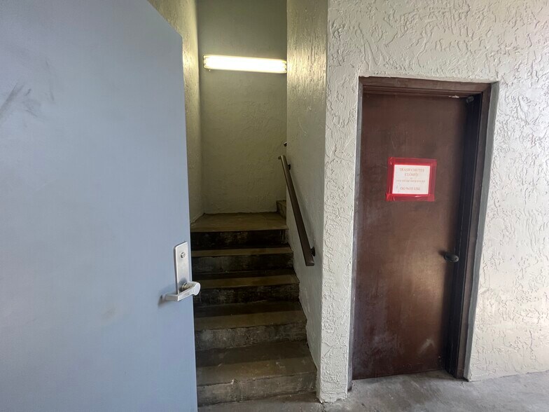 More Photos Of 420 Tamiami Trl S, Venice Medical For Sale