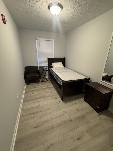 More Photos Of 340 Lockheed Ave SE, Marietta Healthcare For Sale