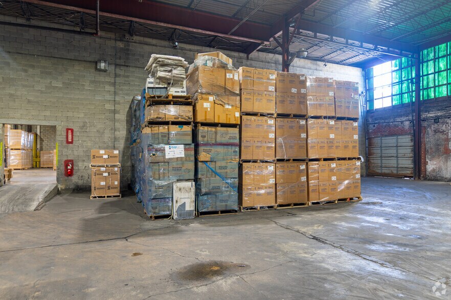 More Photos Of 1437 E State St, Hamilton Unknown For Lease