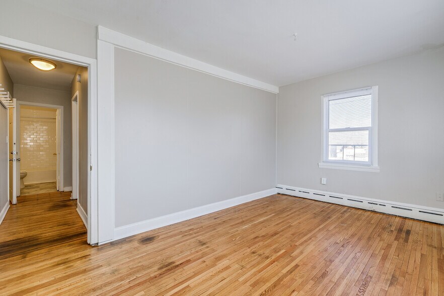 More Photos Of 609-611 N Dale St N, Saint Paul Storefront Retail Residential For Sale