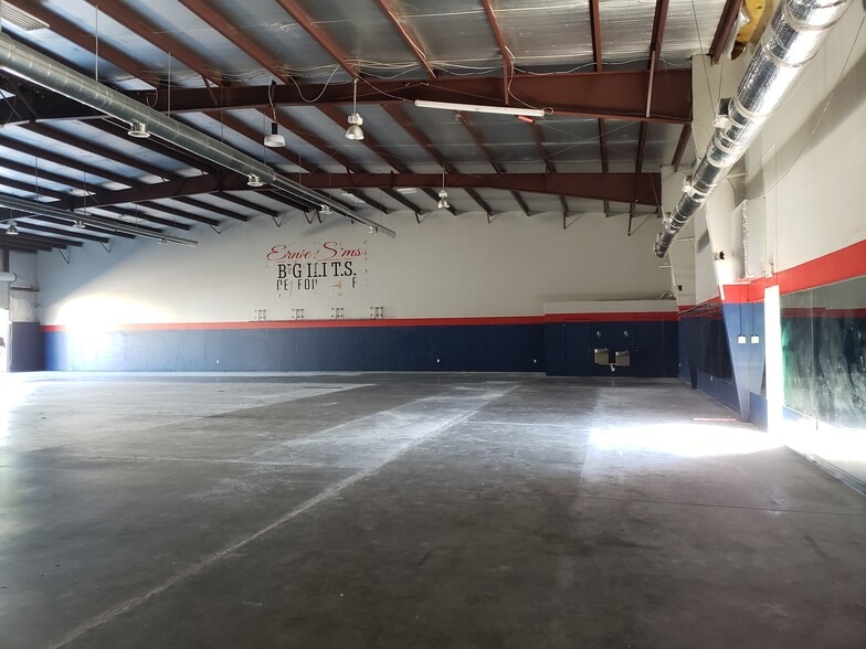 More Photos Of 431 Capital Cir SW, Tallahassee Warehouse For Lease