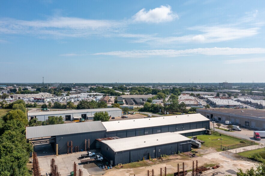 More Photos Of 2075 Afton St, Houston Warehouse For Lease
