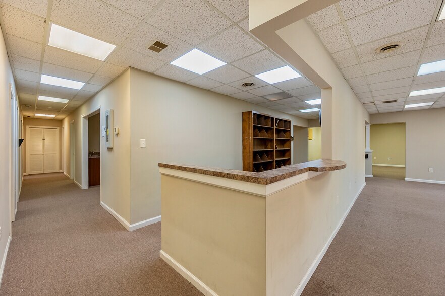 More Photos Of 65 E Main St, Pulaski Coworking Space