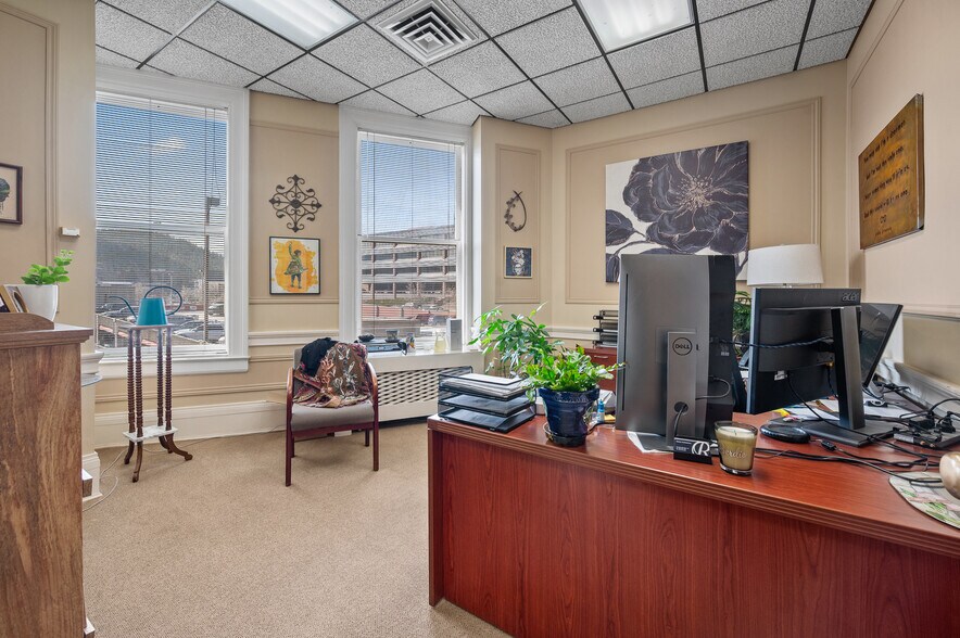More Photos Of 24 W 6th Ave, Helena Office For Lease