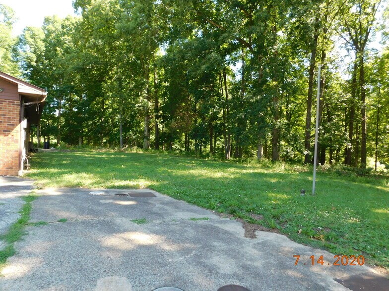 More Photos Of 372 W Vincennes Trl, Pekin Specialty For Sale