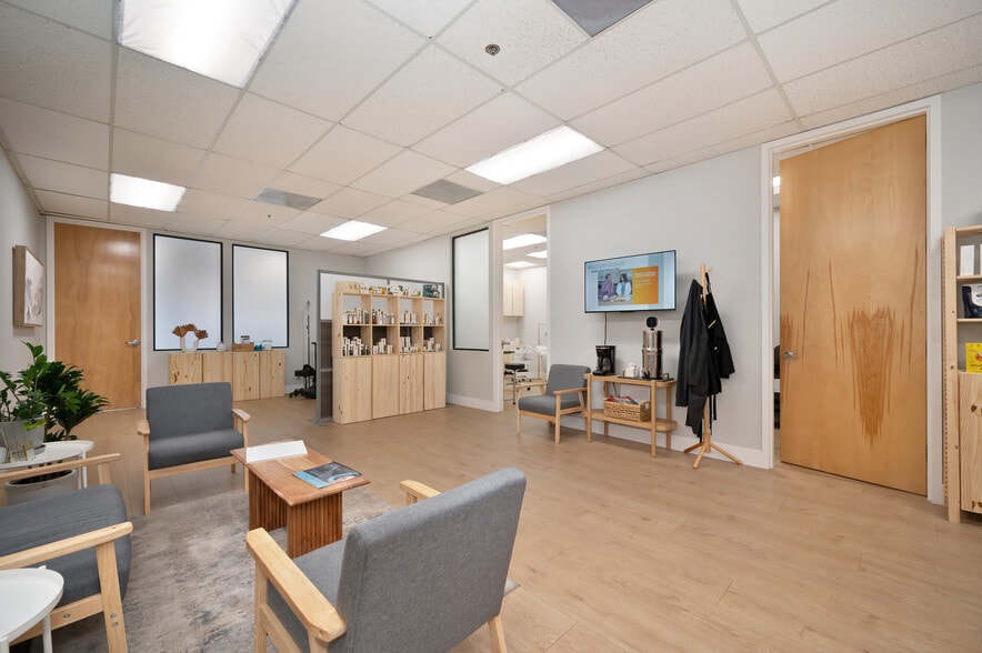 More Photos Of 8700 Auburn Folsom Rd, Granite Bay Office For Lease