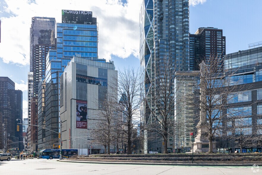 More Photos Of 3 Columbus Cir, New York Office For Lease