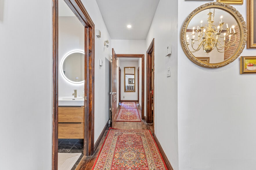 More Photos Of 1023 Rue Berri, Montréal Apartments For Sale