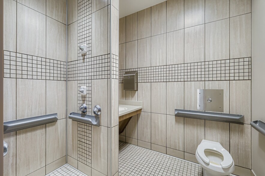 More Photos Of 40 Timberline Dr, Lemont Rehabilitation Center For Lease