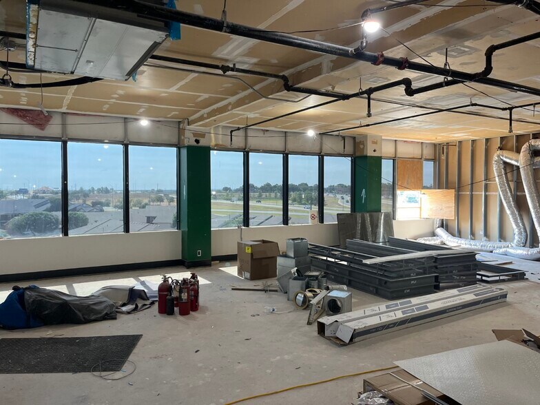 More Photos Of 2702 TX-306 Loop, San Angelo Office For Lease