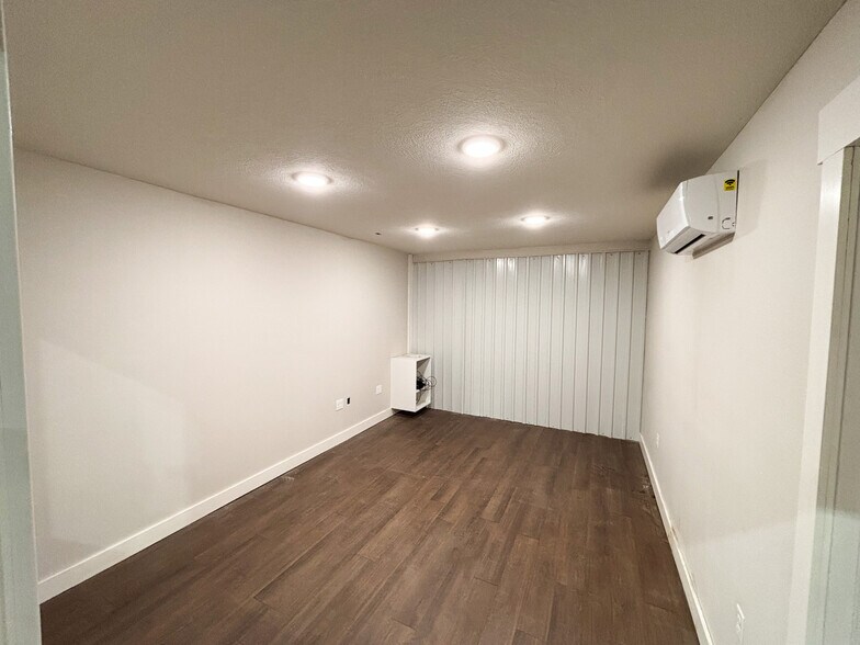 More Photos Of 2141 N Bristol Ln, Nixa Warehouse For Lease