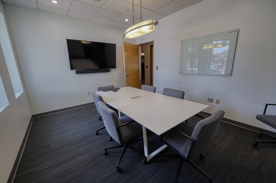 More Photos Of 1390 E Bitters Rd, San Antonio Office For Lease