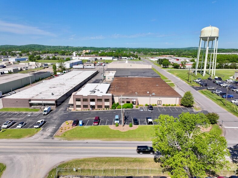 More Photos Of 216 Hartmann Dr, Lebanon Distribution For Lease