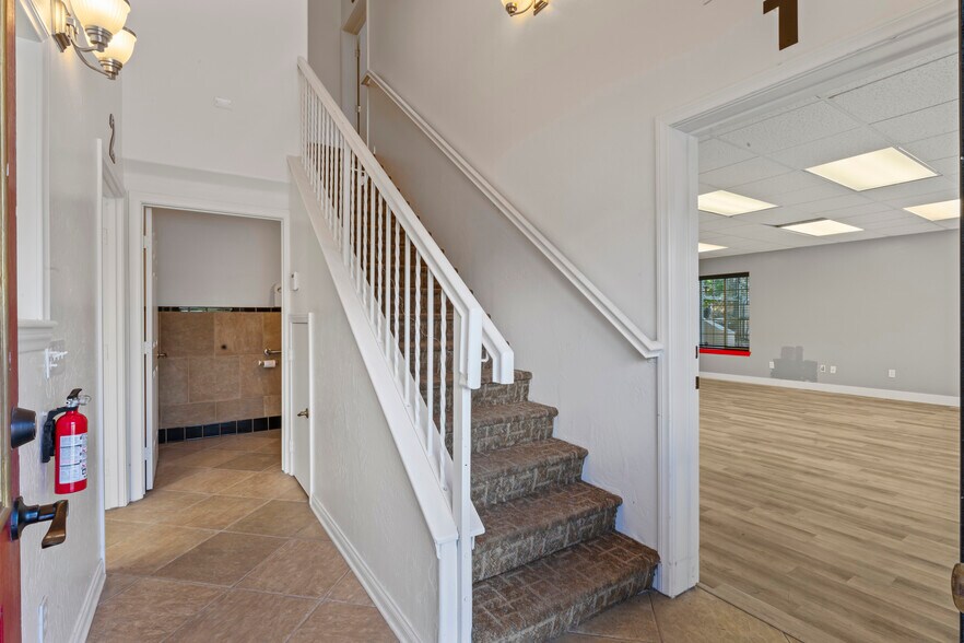 More Photos Of 31961 Hilltop Blvd, Running Springs Loft Creative Space For Sale