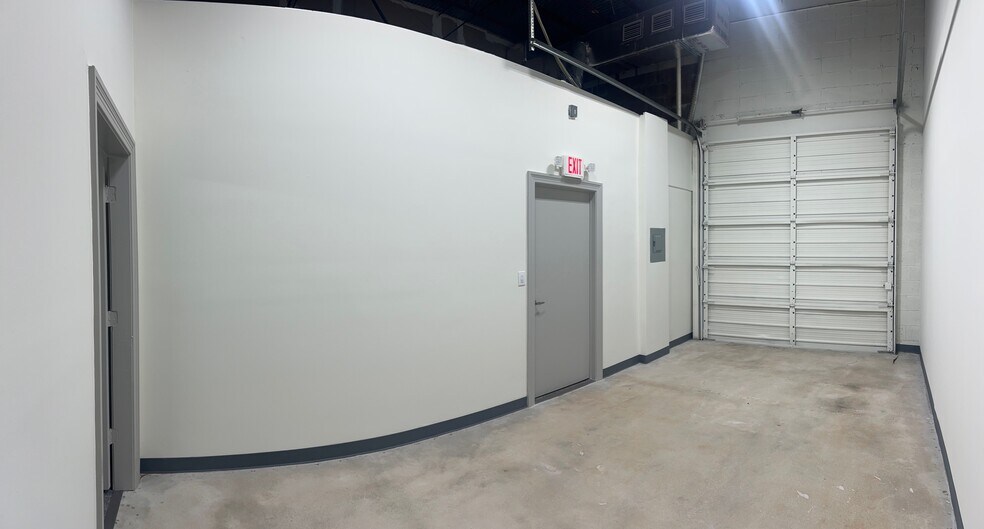 More Photos Of 3111 Fortune Way, Wellington Warehouse For Lease