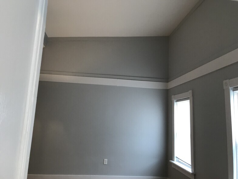 More Photos Of 120 2nd St, Laurel Multifamily For Sale